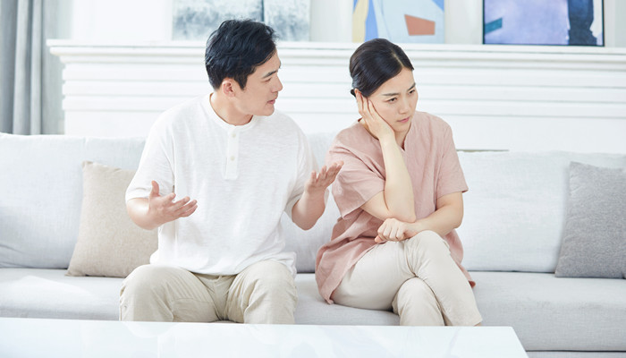 梦见家里进很多蛇是什么意思?好不好呢?
