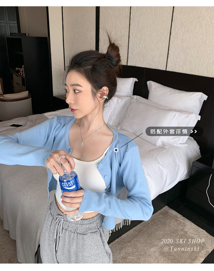 内衣色彩揭人性，善良暖黄配毛衣