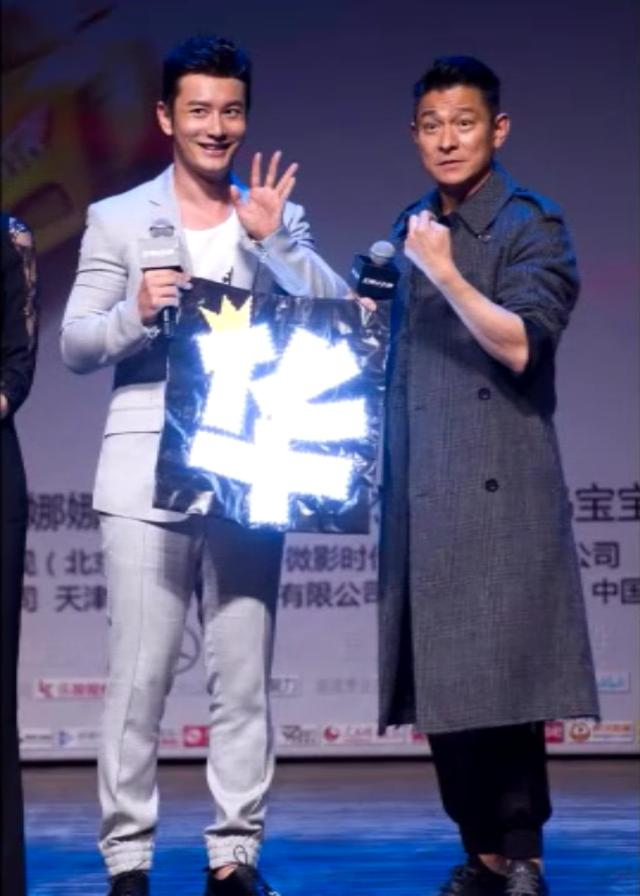 虽然他们的脸是“1.8”，但身高却是“1.6”。 这些明星的身高让他们的脸看起来更长。
