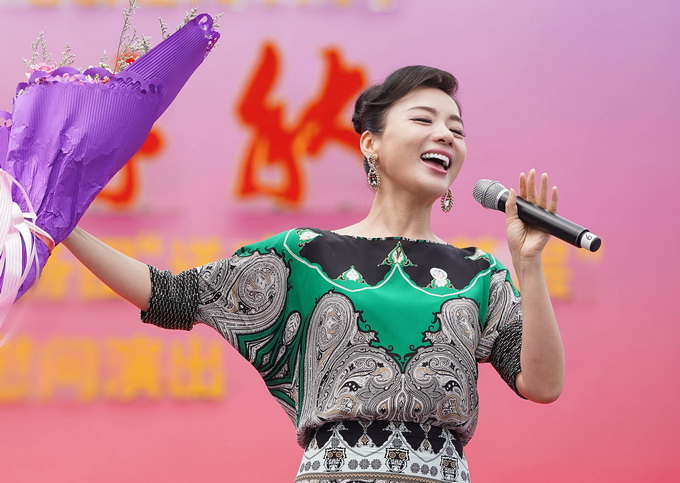 陈思思面相：艺术特质与情感深度的神秘交融