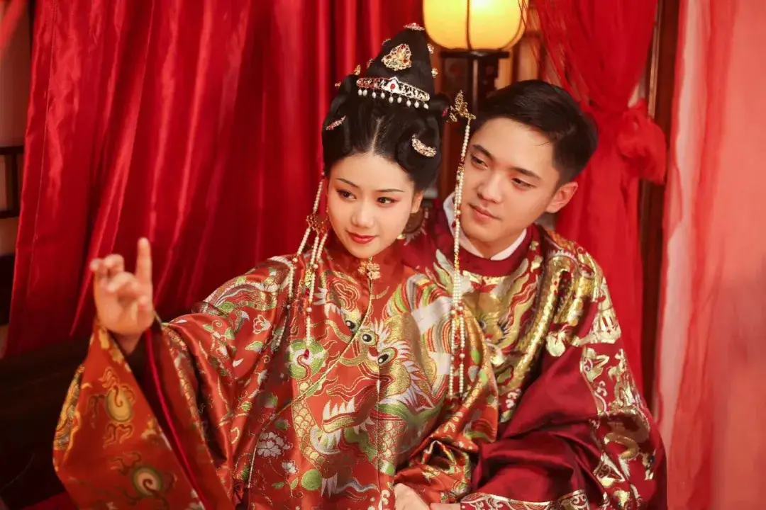 八字合婚：解码爱情奥秘，探寻幸福婚姻的神秘仪式