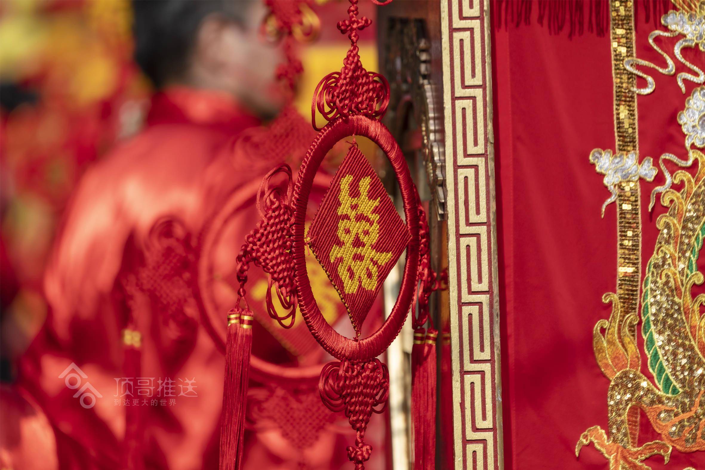 梦见别人办喜事的场面好多人_梦见好多人好像是有办喜事的_梦见很多人好像是喜事