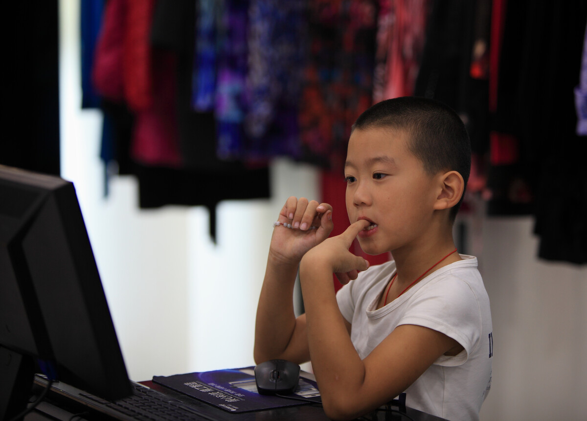 小孩梦见掉牙齿是什么意思_小孩梦见蛇是什么征兆_梦见小孩