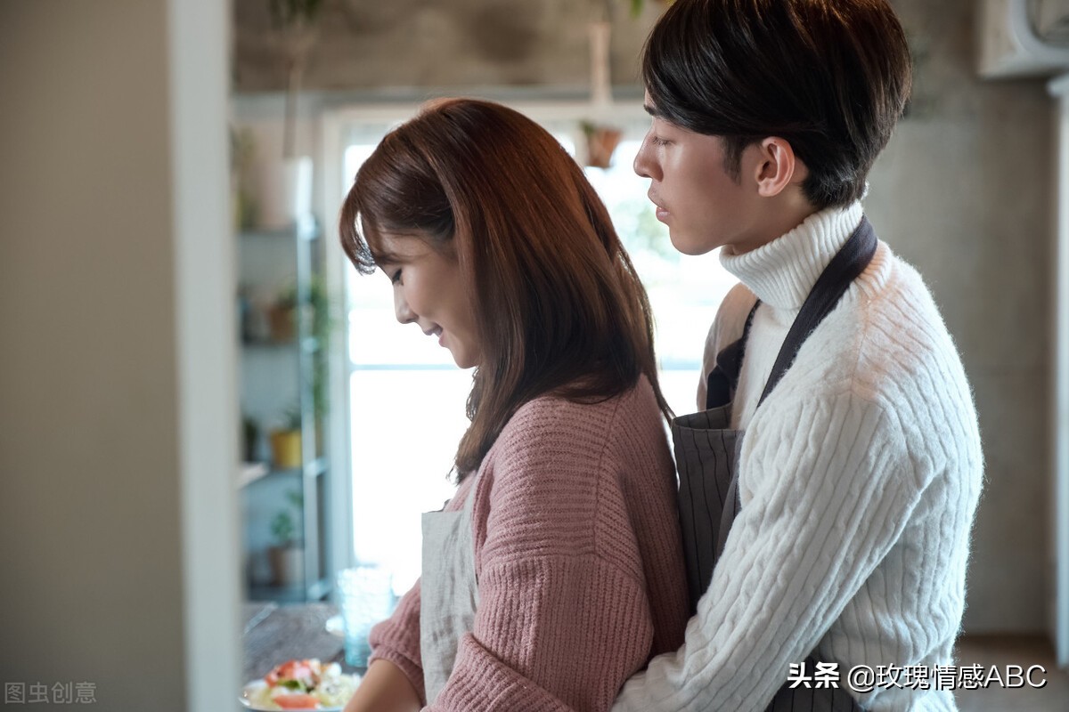梦见和明星谈恋爱_恋爱谈明星梦见女朋友_恋爱谈明星梦见自己怀孕