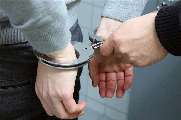 老公梦到开车撞人了_梦见老公开车出了事故是什么预兆_老公梦见我开车出车祸