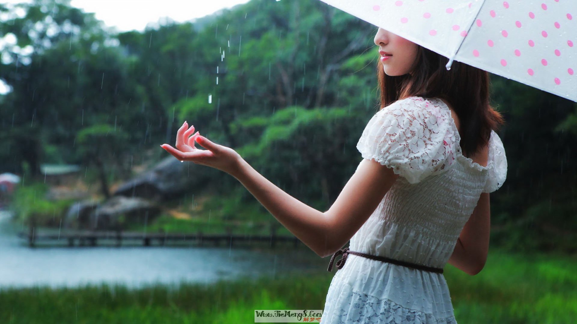 下雨征兆女性梦见是什么意思_女子梦到下雨_梦见下雨是什么征兆女性