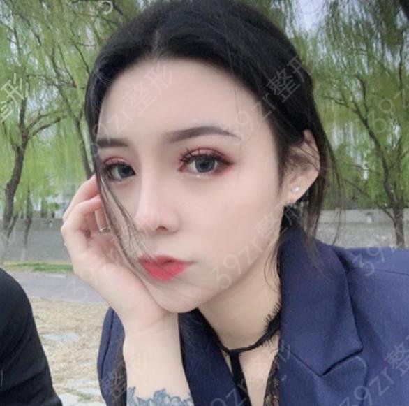 面相学鼻子歪_歪鼻子面相_面相歪鼻子歪嘴