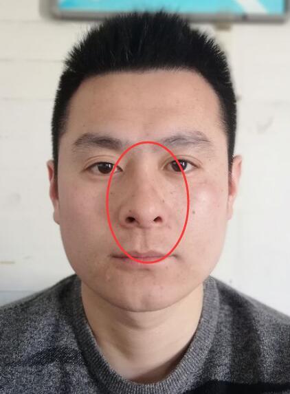 鼻梁高歪的男人_鼻梁高,但是有点歪,是什么面相_鼻梁歪的人
