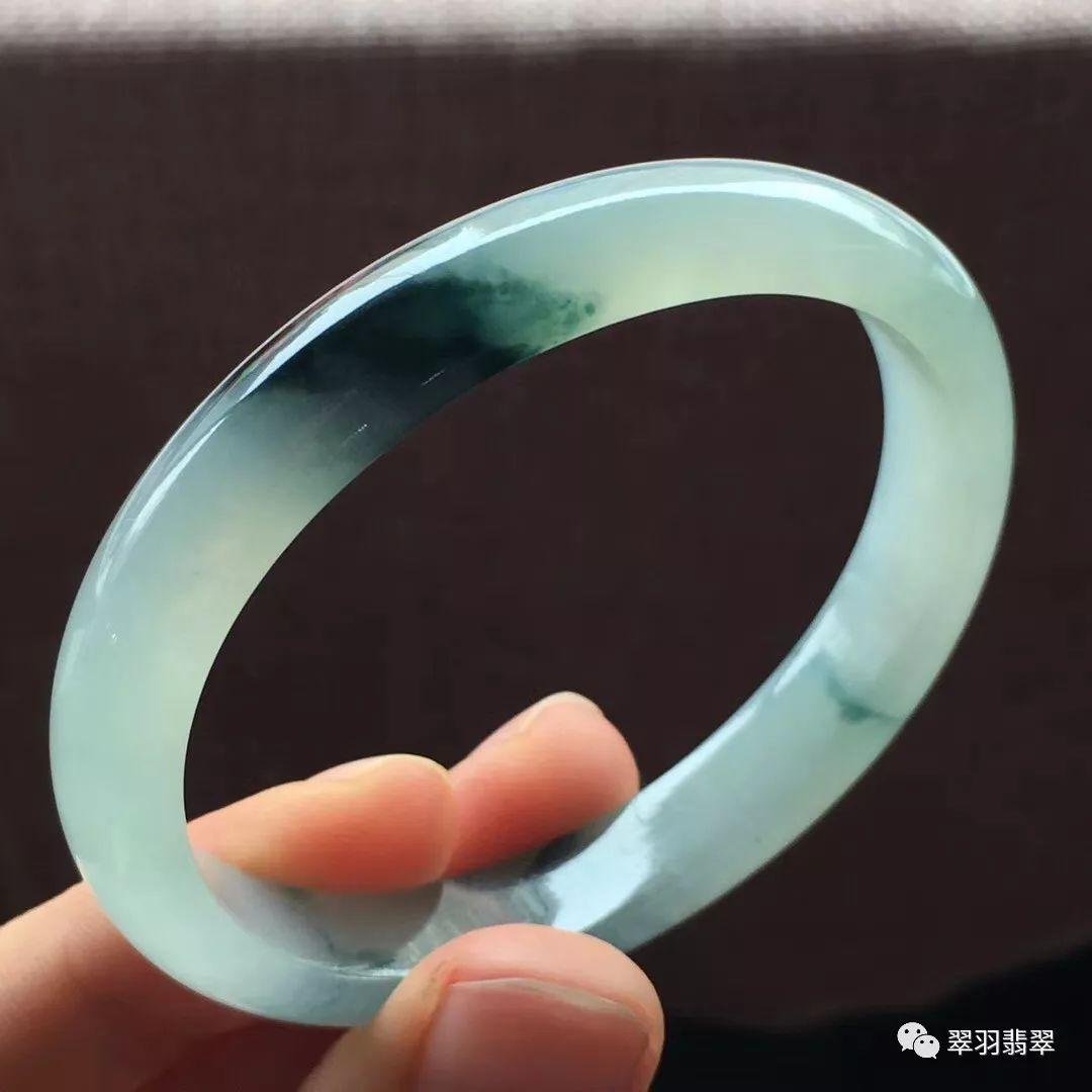 做梦梳子断成三节什么意思_梳头梦见梳子断了_梦见梳子断了什么征兆