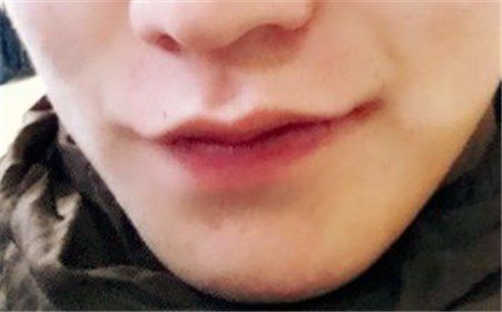 嘴唇上薄下厚的男人_男人嘴唇上薄下厚面相_面相嘴唇薄厚男人下上长痣