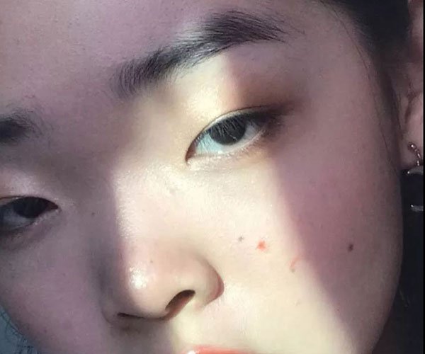 鱼眼女生面相_女生死鱼眼面相_死鱼眼女人面相