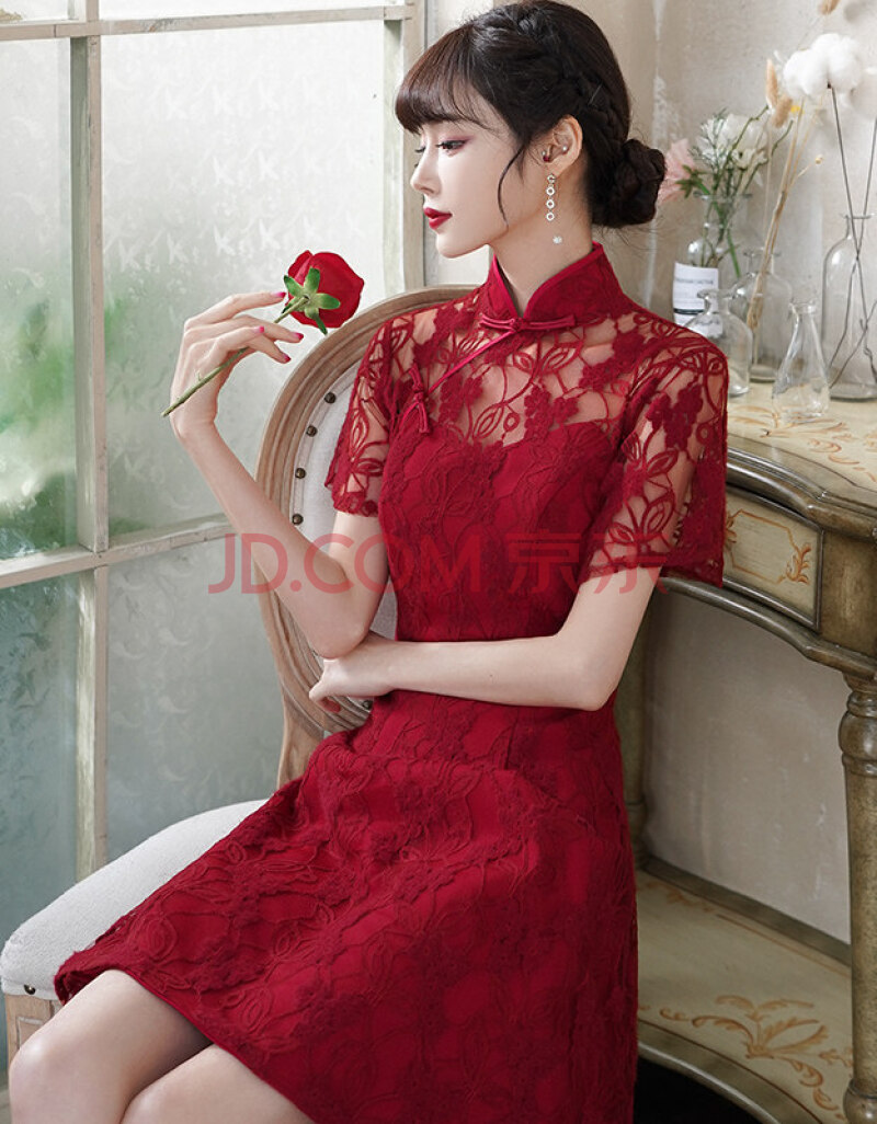 穿衣服的女人才好看_看女生穿衣体现一个人品味_看女人穿衣服