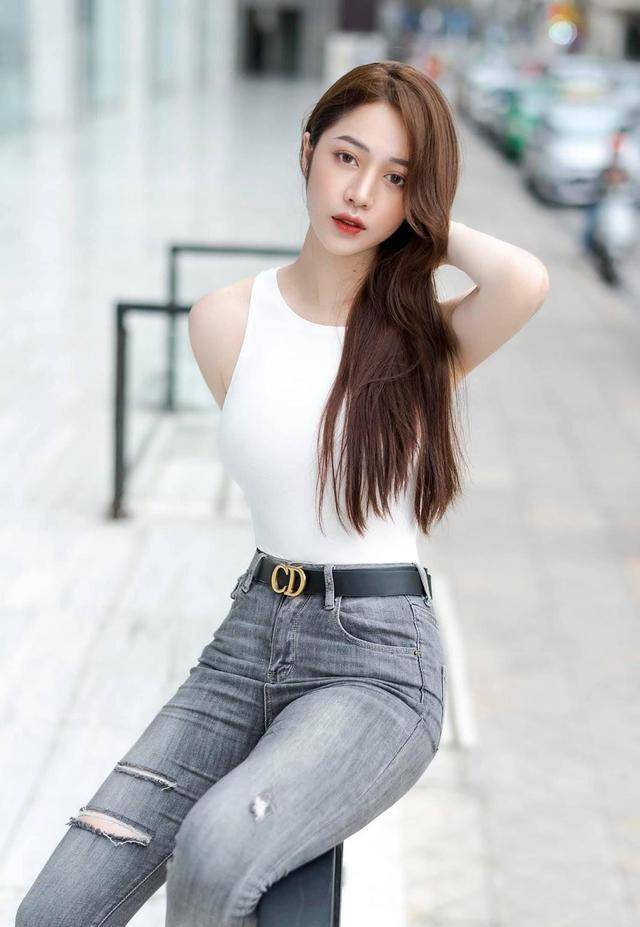 什么颜色丝袜最好看_丝袜好看颜色推荐_丝袜哪个颜色好搭配