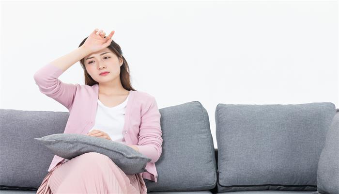 周公解梦梦见月经血弄脏衣服_梦见脏衣服上有血_梦见经血脏了衣服