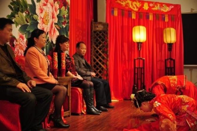 哪些八字的女人桃花旺? 哪些八字的女人桃花旺?