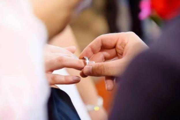 戊午日配偶优秀 适合的婚配八字日柱 戊午日配偶优秀 适合的婚配八字日柱